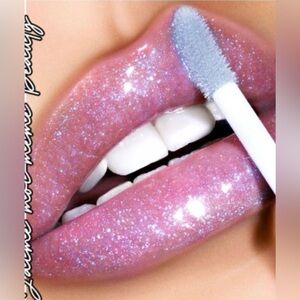 L’Oréal Lumiere Holographic Lip Gloss- Sapphire Star
